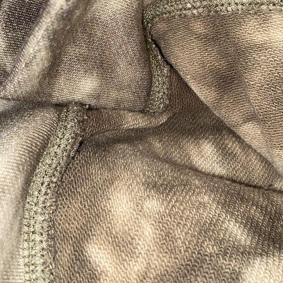 NEW green tie dye ruffle sweatshirt XXL - Picture 7 of 8